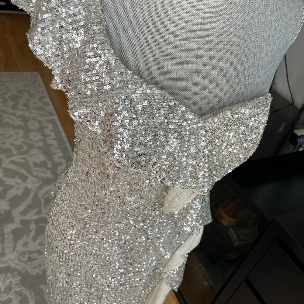 Dress - Picture 6 of 8
